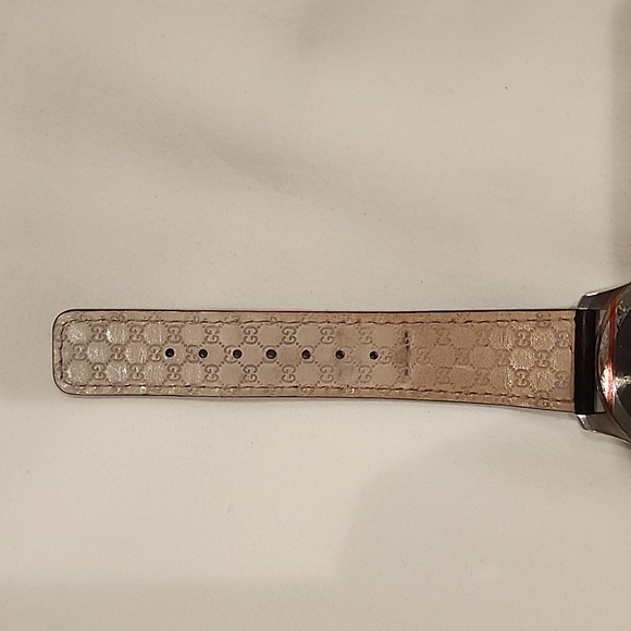 Men's Gucci Watch Gently Used Brown Leather - Picture 7 of 8